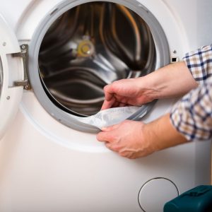 Perché la guarnizione della lavatrice puzza o si annerisce? 